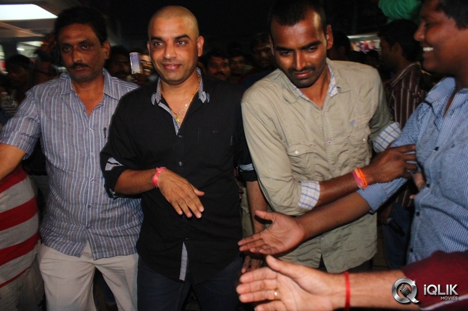 Yevadu-Movie-Success-Tour